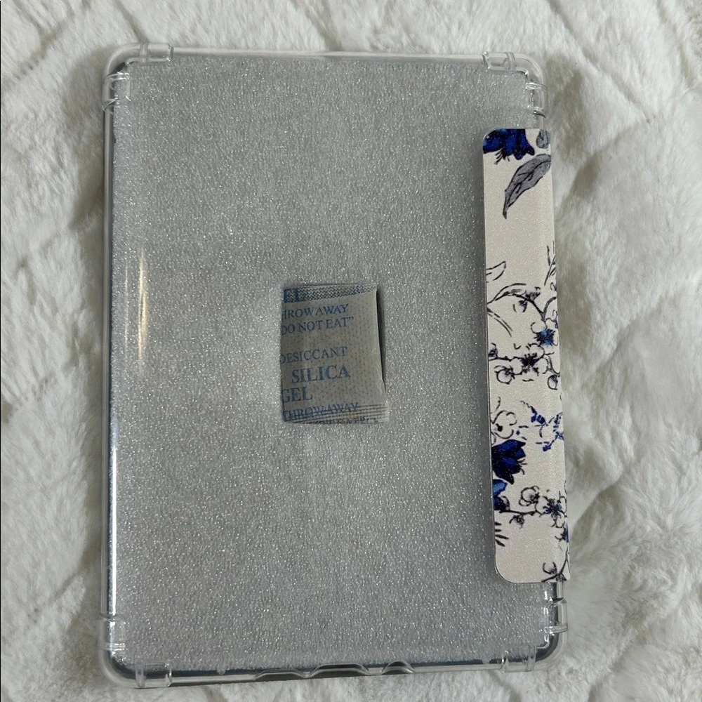 MOKO Kindle Case with Blue Floral Print